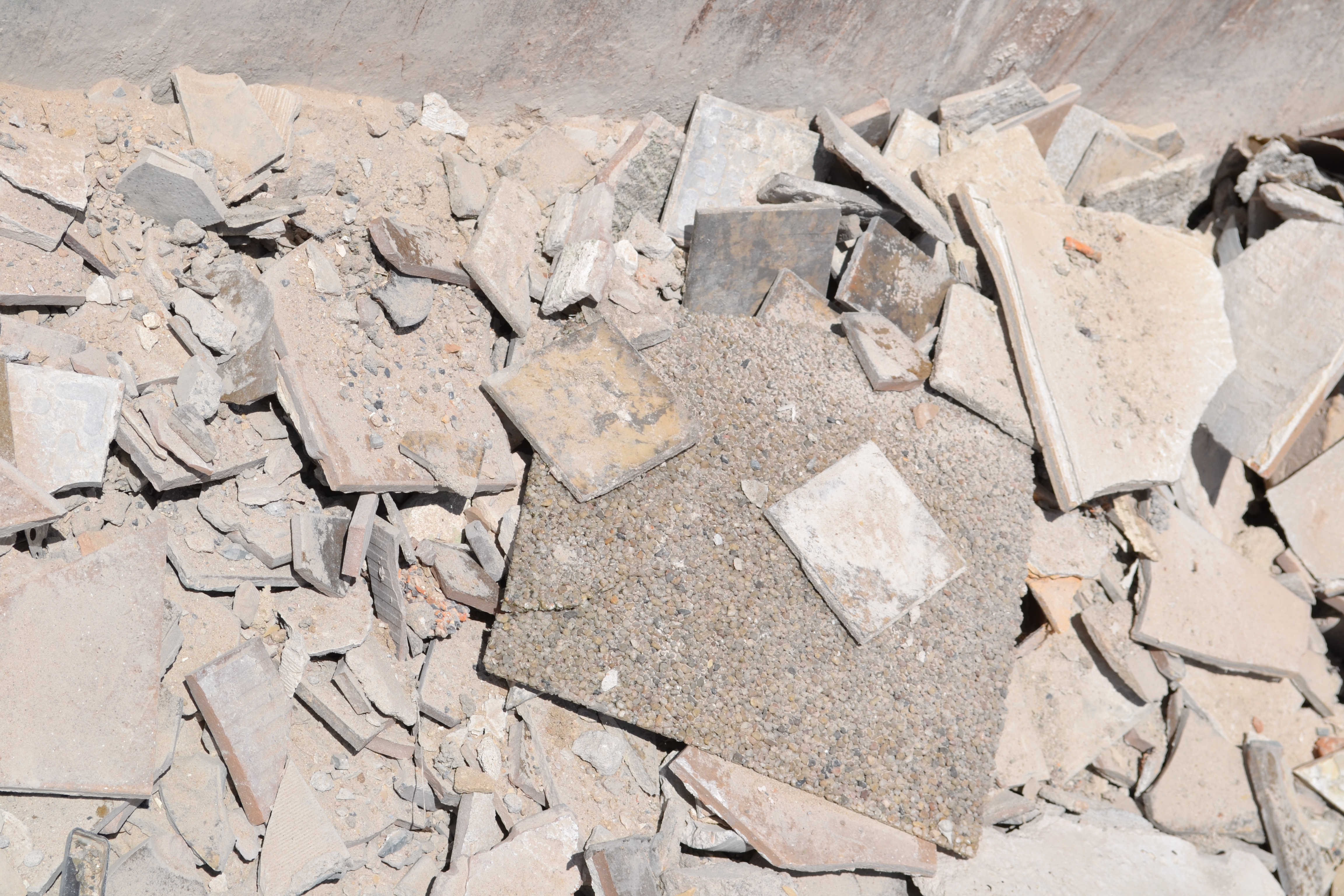 Absetzcontainer für Mineralische Abfälle in Karlsruhe und Umgebung